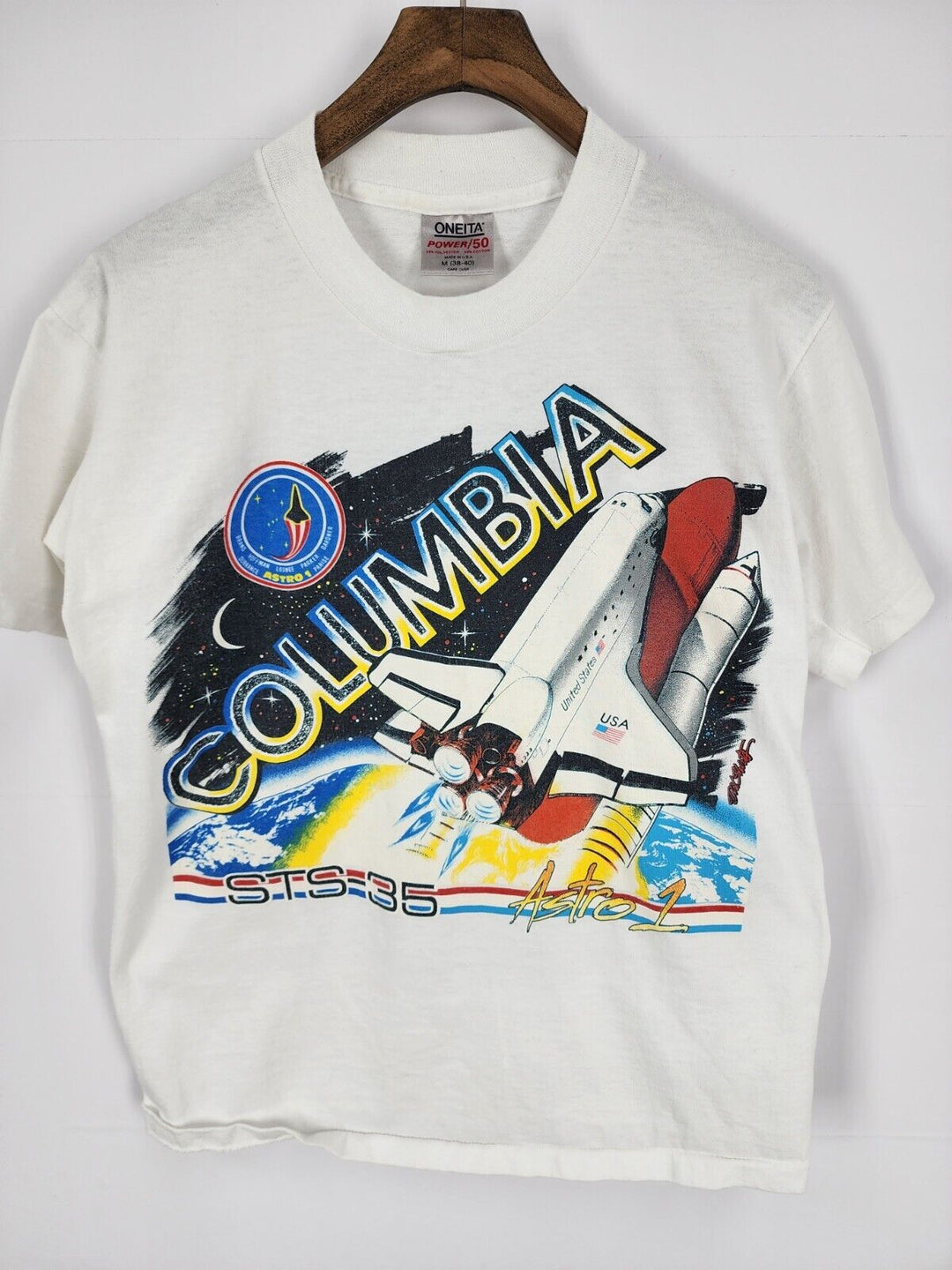 Vintage Kennedy Space Center STS T-shirt white Sz M Large Shuttle Graphic USA