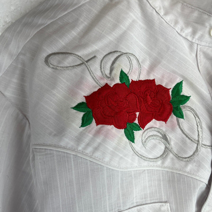 Vintage MWG Rose Floral Embroidered Pearl Snap White Shirt Size L