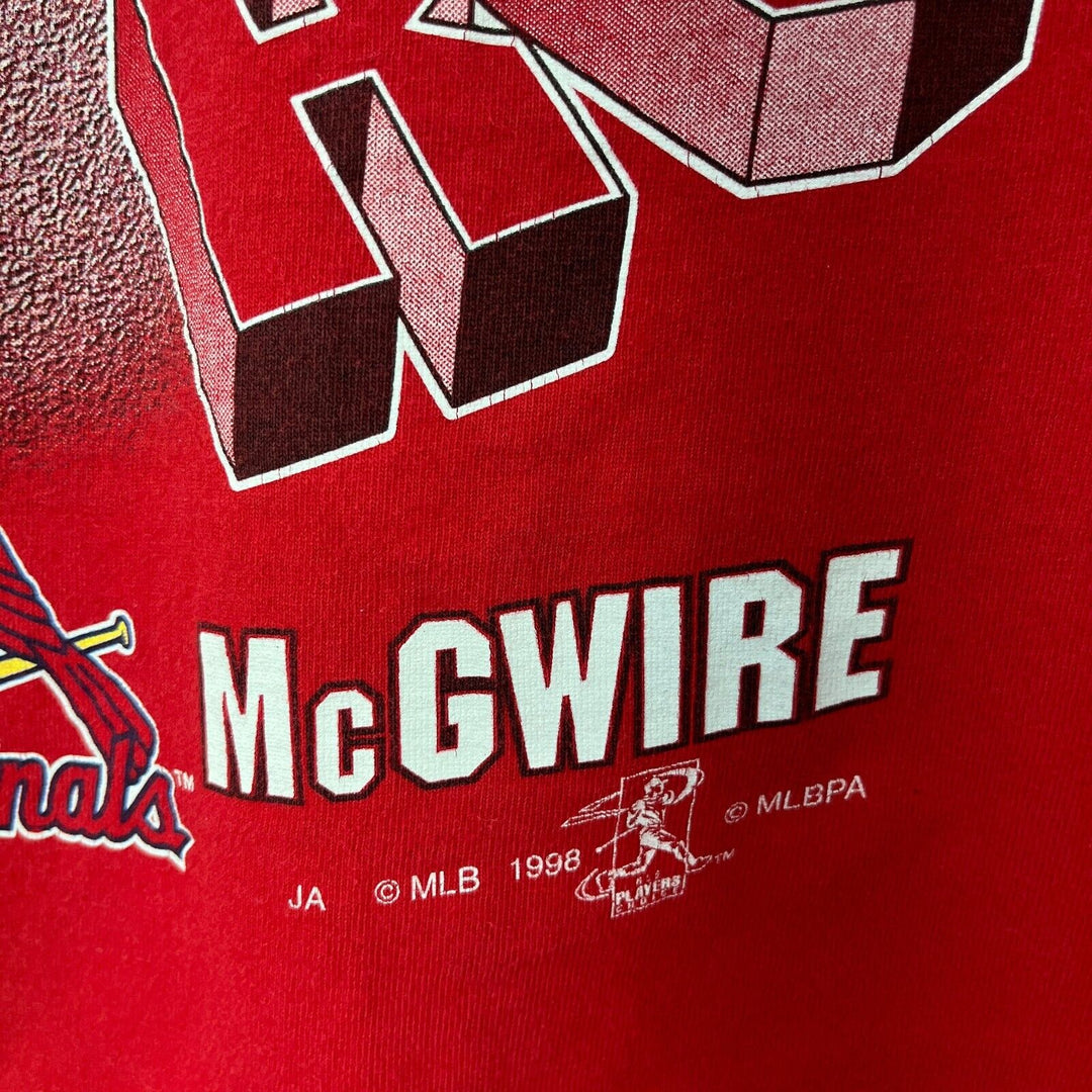 Vintage St. Louis Cardinal Mark McGwire MLB 1998 Red T-shirt Size M