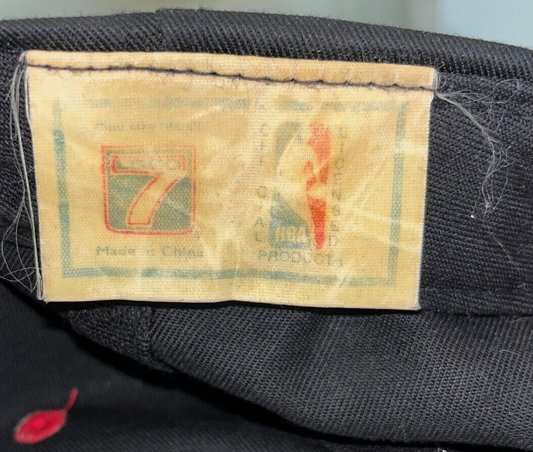 Vintage Philadelphia 76ers Plain Logo 7 Embroidered NBA Snapback Hat Black
