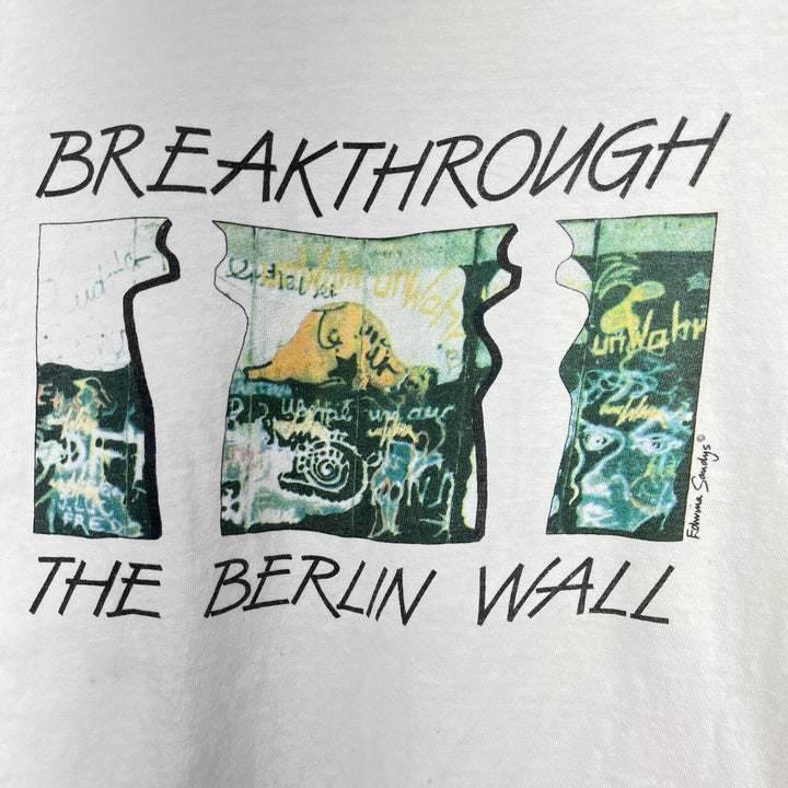 Vintage The Berlin Wall Breakthrough November 9 White T-shirt Size XL
