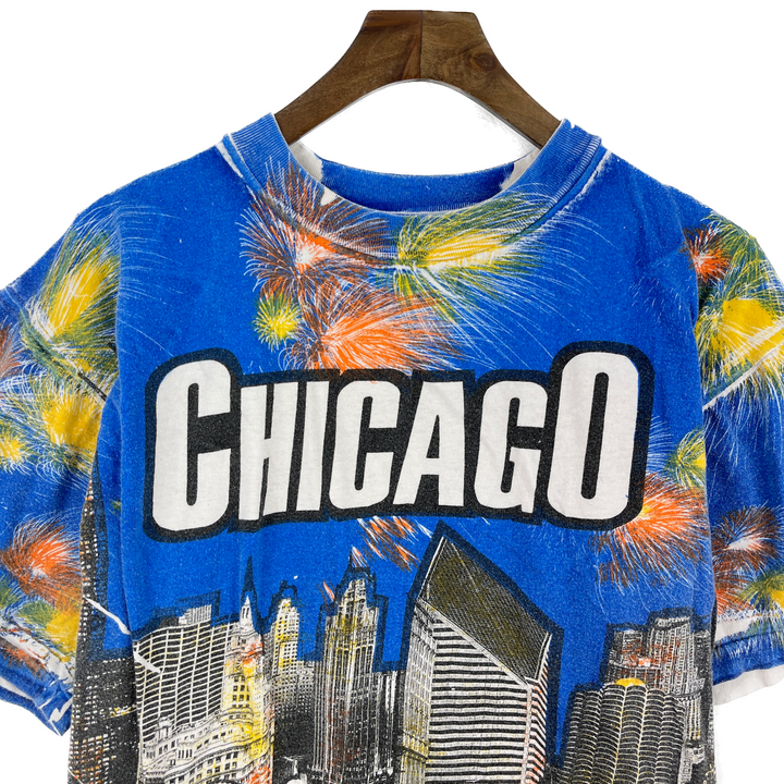 Vintage All Over Print Art Chicago Sky Line T-Shirt 90s Fireworks Blue Size L