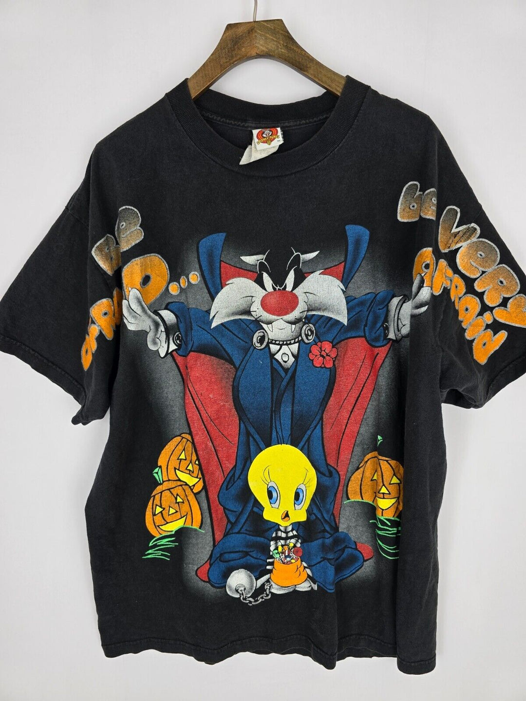 Vintage T-Shirt Looney Tunes 1990s Sylvester the Cat Tweety Bird all Over Print