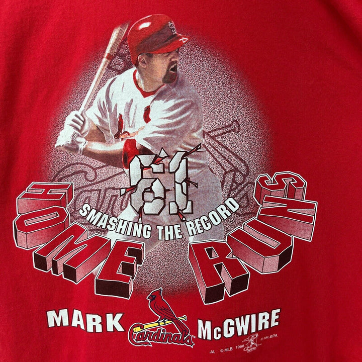 Vintage St. Louis Cardinal Mark McGwire MLB 1998 Red T-shirt Size M